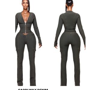 Cargo leggings in Olive